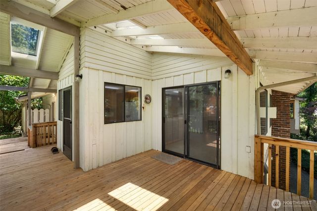 31 E Village View Drive, Allyn, WA 98524