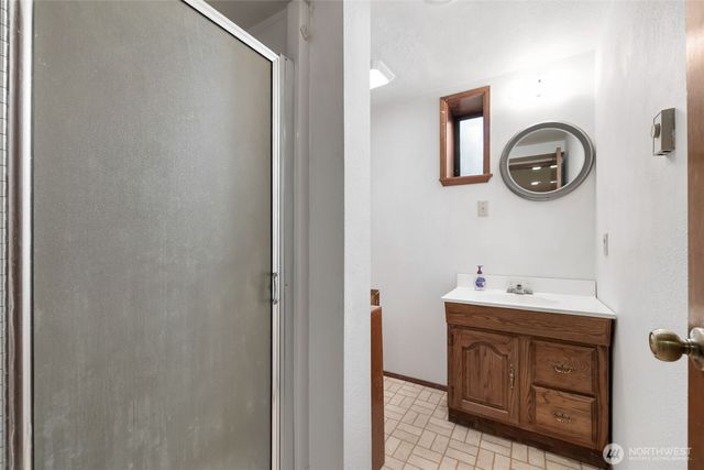 31 E Village View Drive, Allyn, WA 98524