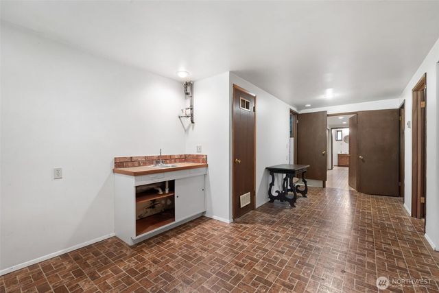 31 E Village View Drive, Allyn, WA 98524