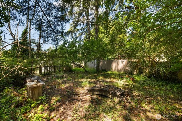 31 E Village View Drive, Allyn, WA 98524