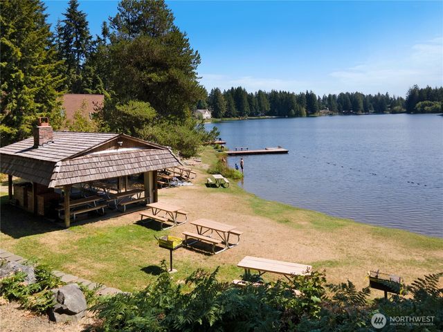 31 E Village View Drive, Allyn, WA 98524