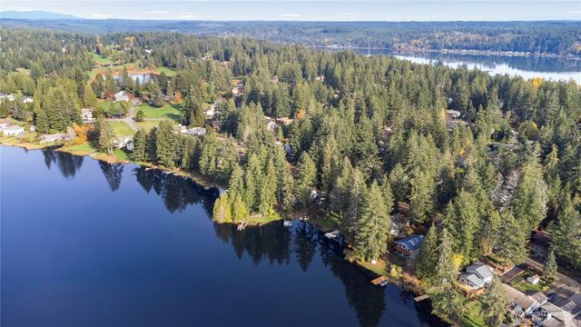 31 E Village View Drive, Allyn, WA 98524