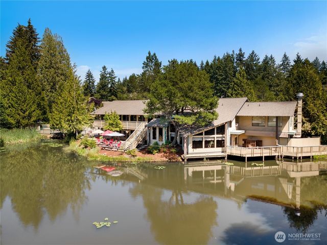 31 E Village View Drive, Allyn, WA 98524