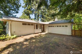 31 E Village View Drive, Allyn, WA 98524
