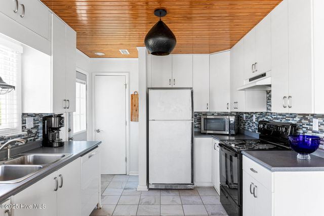 810a N Anderson Boulevard, Topsail Beach, NC 28445