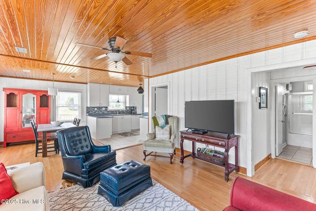 810a N Anderson Boulevard, Topsail Beach, NC 28445