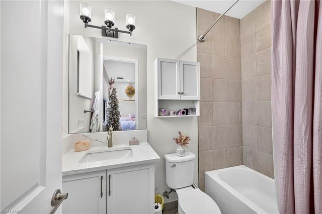 20702 Fair Oak LN, Estero, FL 33928