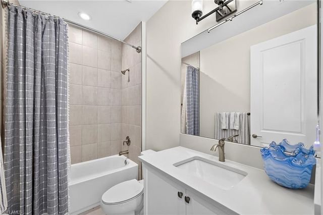 20702 Fair Oak LN, Estero, FL 33928