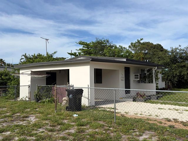 1437 NW 10th Place, Fort Lauderdale, FL 33311