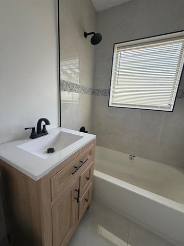 1437 NW 10th Place, Fort Lauderdale, FL 33311