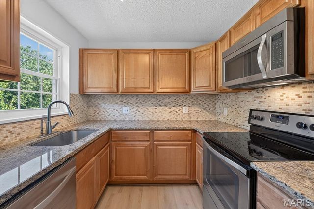 1527 Swallow Drive, Brentwood, MO 63144