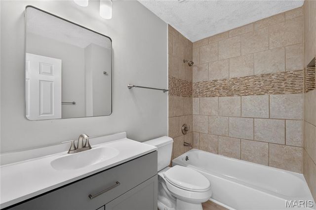 1527 Swallow Drive, Brentwood, MO 63144