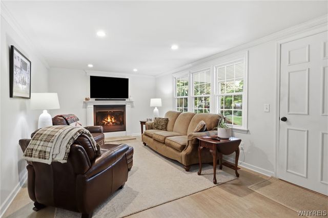 186 Bridle Path, Amherst, NY 14221