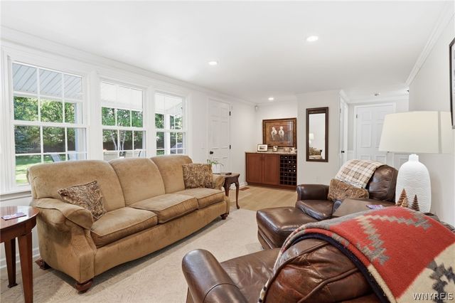 186 Bridle Path, Amherst, NY 14221