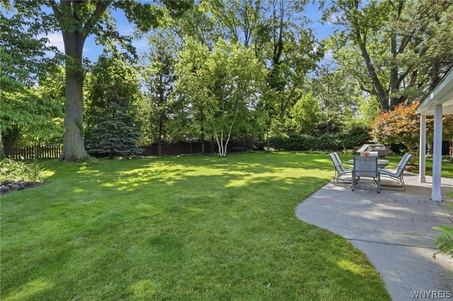 186 Bridle Path, Amherst, NY 14221