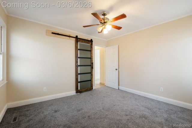 10040 Albany Street, Oak Park, MI 48237