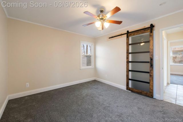 10040 Albany Street, Oak Park, MI 48237