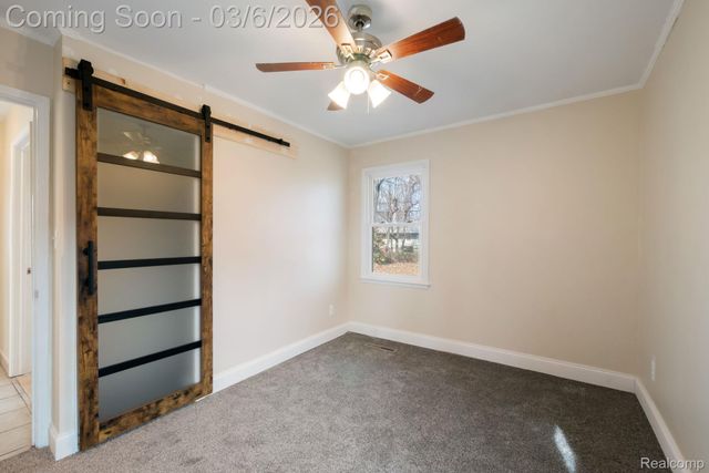 10040 Albany Street, Oak Park, MI 48237