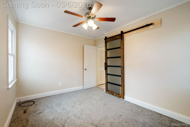 10040 Albany Street, Oak Park, MI 48237