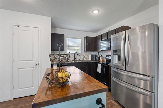 2012 Road 5714, Cleveland, TX 77327