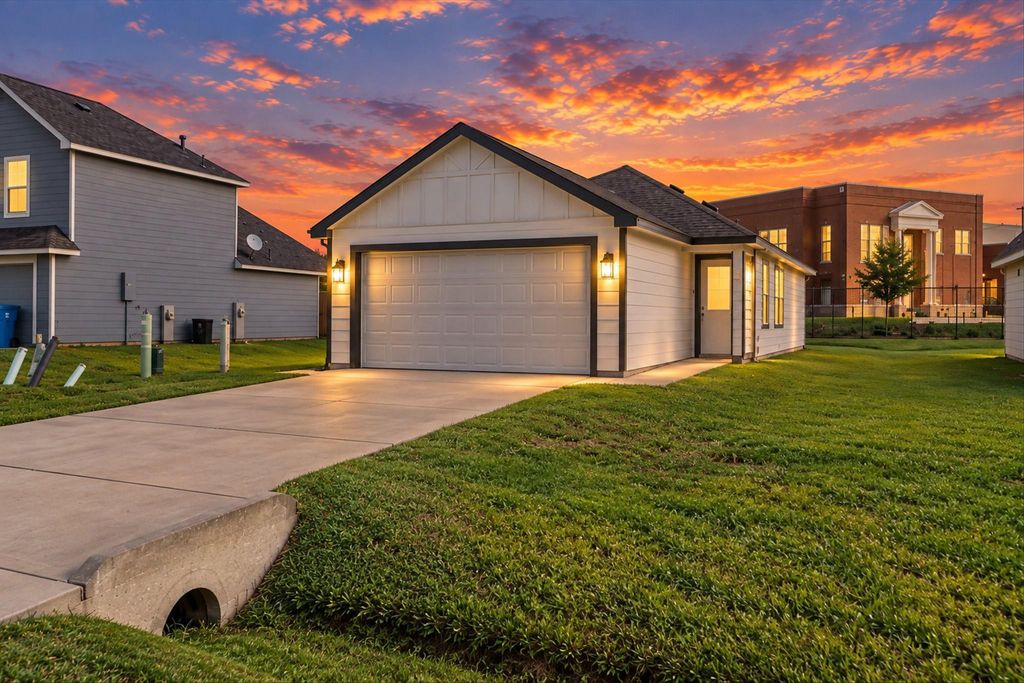 2012 Road 5714, Cleveland, TX 77327