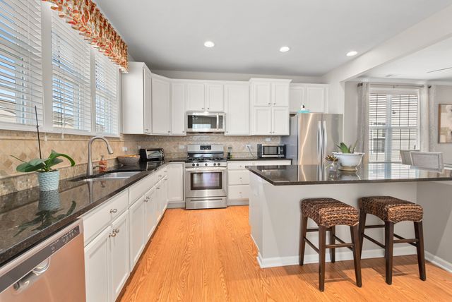 1702 Patriot Street, Shorewood, IL 60404