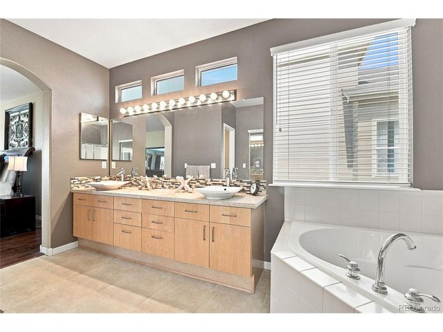 6072 Vacquero Dr, Castle Rock, CO 80108