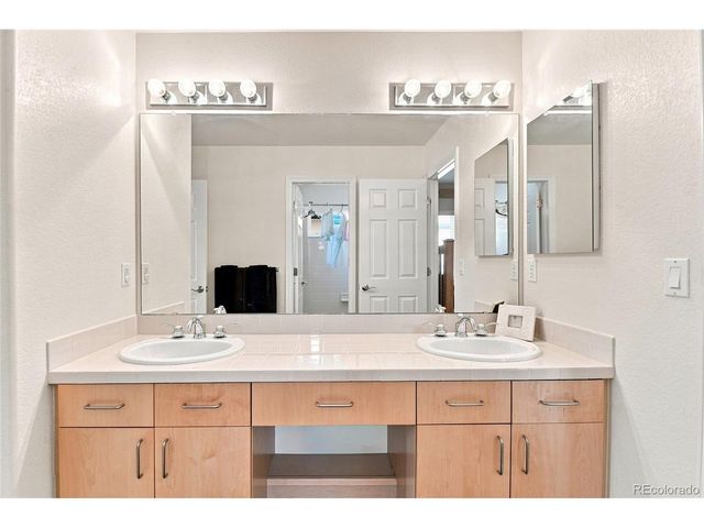6072 Vacquero Dr, Castle Rock, CO 80108