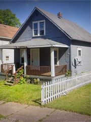 1169 7th Avenue, Akron, OH 44306