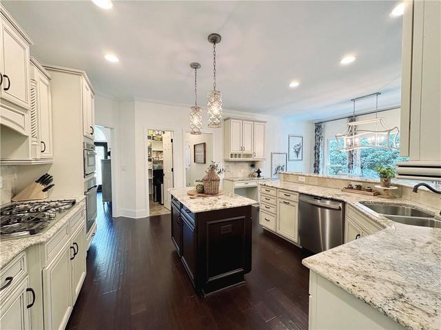 3307 Eagle Watch Drive, Woodstock, GA 30189