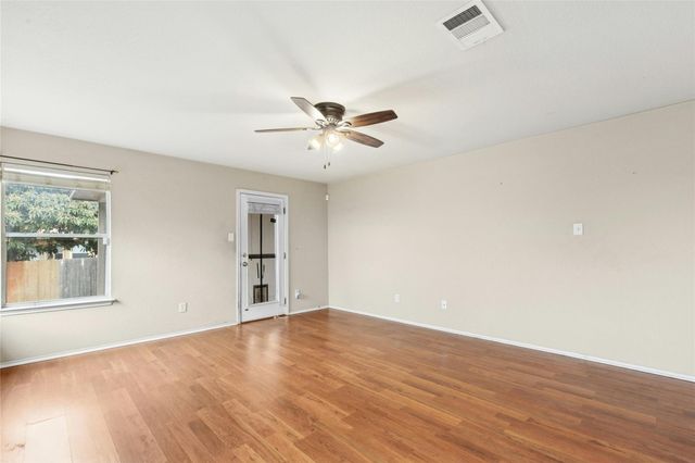 386 Paddington DR, Kyle, TX 78640