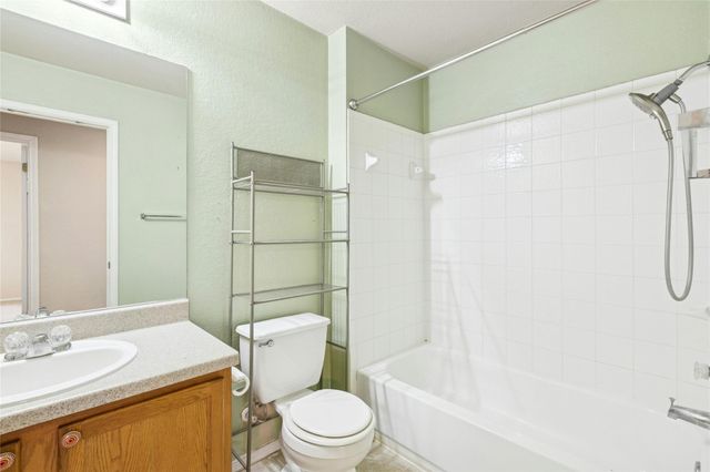 386 Paddington DR, Kyle, TX 78640