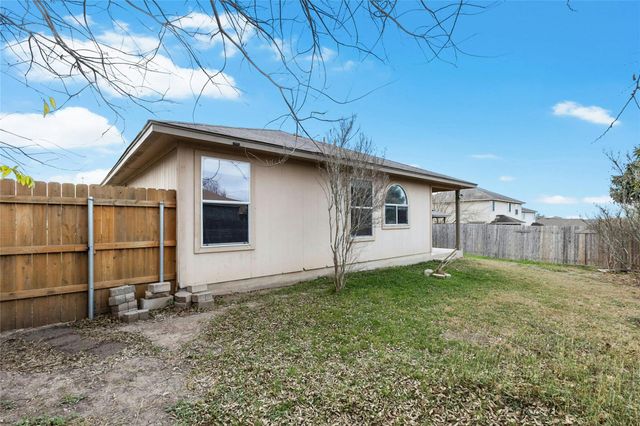 386 Paddington DR, Kyle, TX 78640
