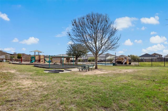 386 Paddington DR, Kyle, TX 78640