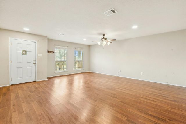 386 Paddington DR, Kyle, TX 78640