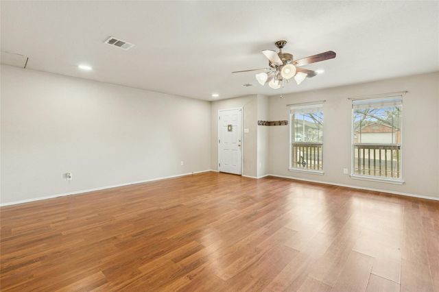 386 Paddington DR, Kyle, TX 78640