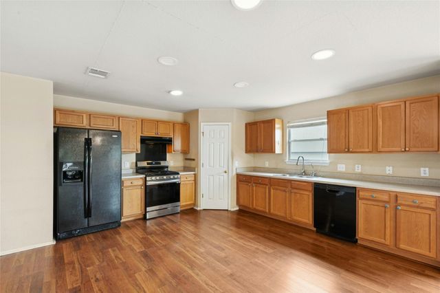 386 Paddington DR, Kyle, TX 78640