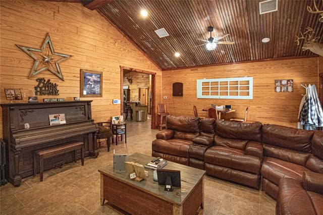 1705 Yarborough Loop, Livingston, TX 77351