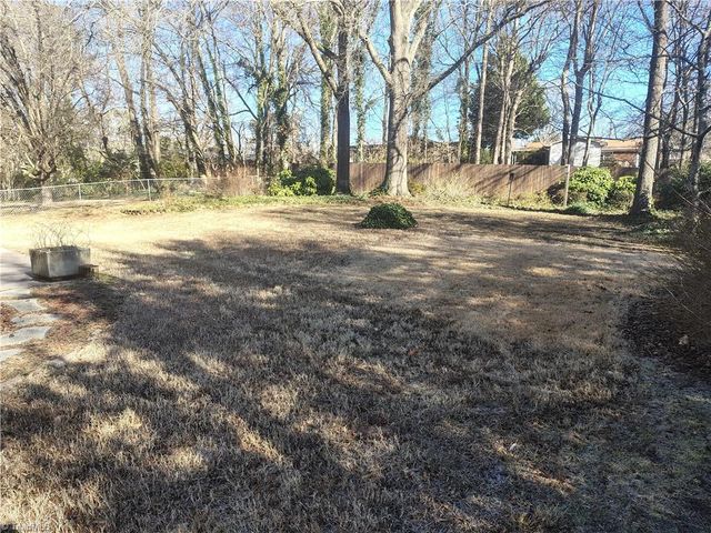 605 WESTCHESTER Drive, High Point, NC 27262