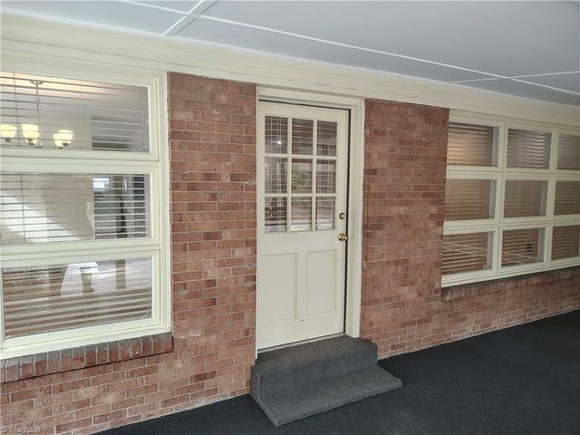 605 WESTCHESTER Drive, High Point, NC 27262