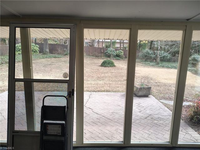 605 WESTCHESTER Drive, High Point, NC 27262