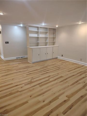 605 WESTCHESTER Drive, High Point, NC 27262