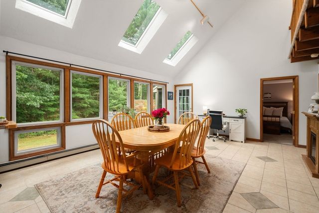 40 Clear Pond Rd, Lakeville, MA 02347
