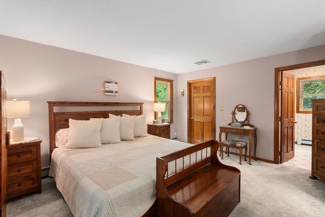 40 Clear Pond Rd, Lakeville, MA 02347