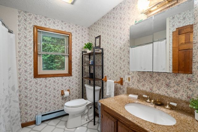 40 Clear Pond Rd, Lakeville, MA 02347