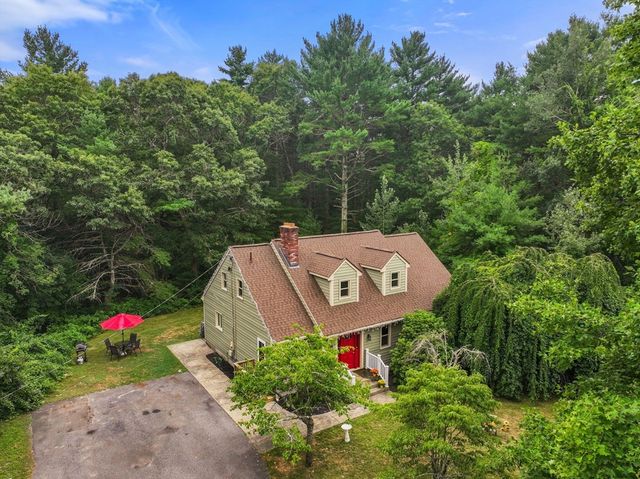 40 Clear Pond Rd, Lakeville, MA 02347