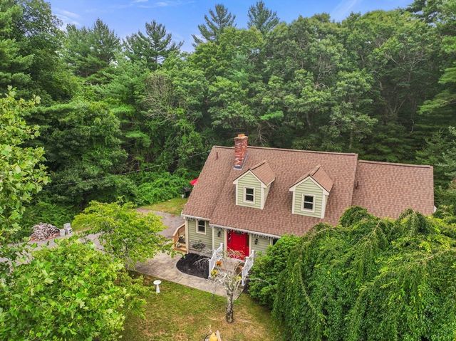 40 Clear Pond Rd, Lakeville, MA 02347