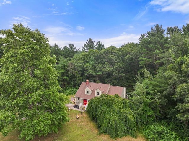 40 Clear Pond Rd, Lakeville, MA 02347