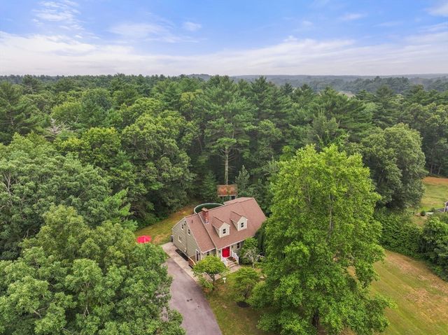 40 Clear Pond Rd, Lakeville, MA 02347
