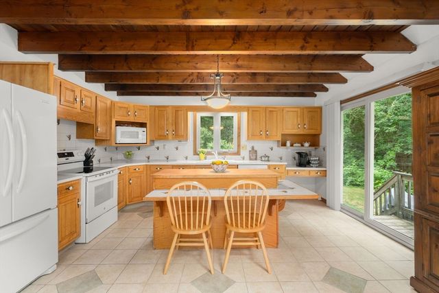 40 Clear Pond Rd, Lakeville, MA 02347